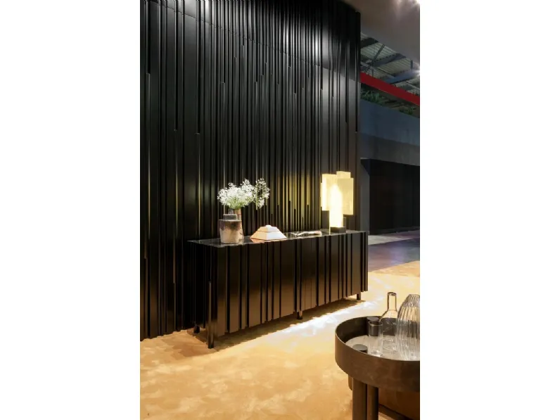 Madia in legno laccato opaco con top in vetro nero Bamboo Lounge di Laura Meroni