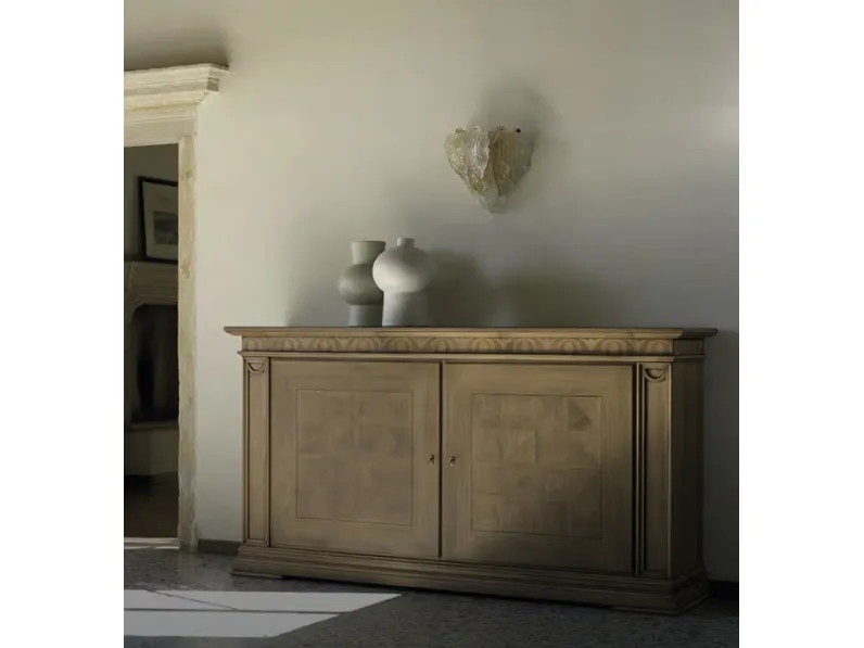 Madia in legno chiaro dallo stile classico ed elegante con ante intarsiate 07B di Cantiero