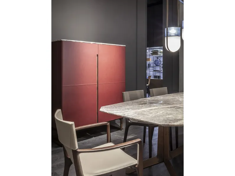 Madia Fidelio Cabinet alto in legno rivestito in cuoio di Poltrona Frau