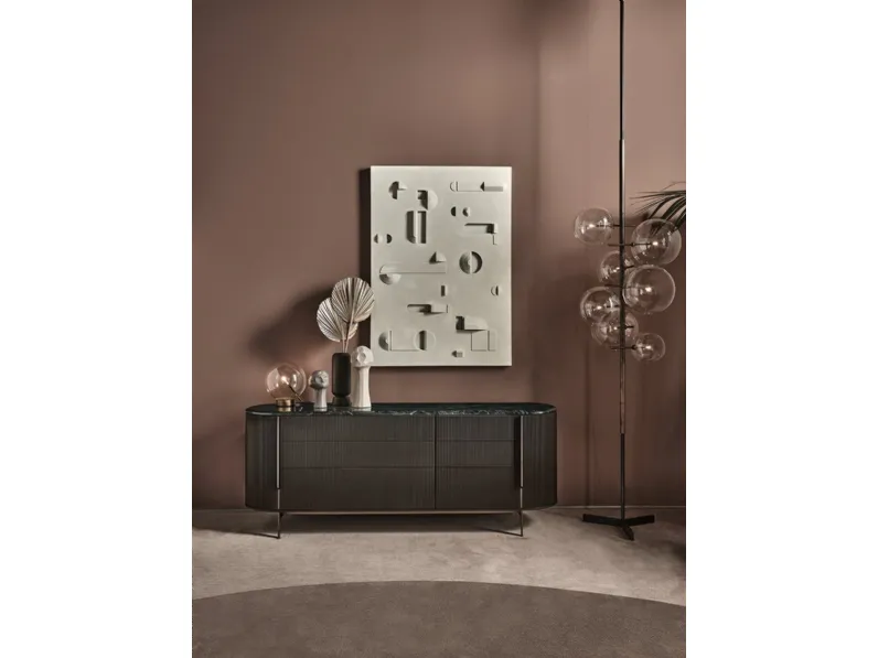 Madia Kumi in legno tinto nero con top in marmo di Gallotti&Radice