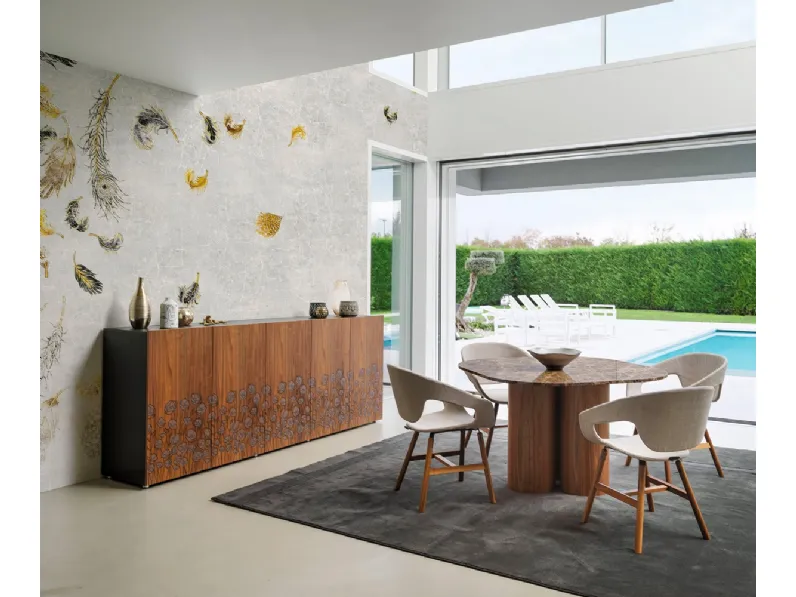 Madia in Noce Canaletto con decori serigrafati e scocca in laccato opaco Le Jardin di Horm