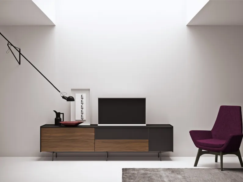 Madia in Noce e laccato con piedini in metallo Maxima 05 di Md House