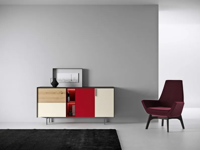 Madia in laccato e legno di frassino con piedini in metallo Maxima 06 di Md House