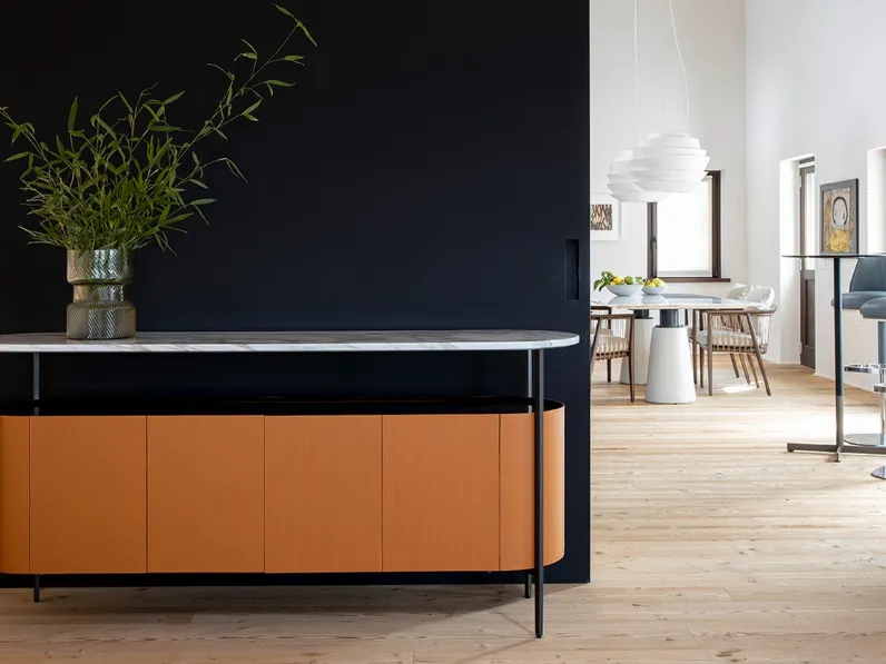 Madia Mi Cabinet basso in legno rivestito in cuoio di Poltrona Frau