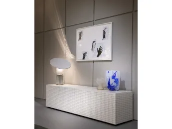 La Madia Quaderna Sideboard 756 di Zanotta è un mobile essenziale per l'arredamento moderno.
