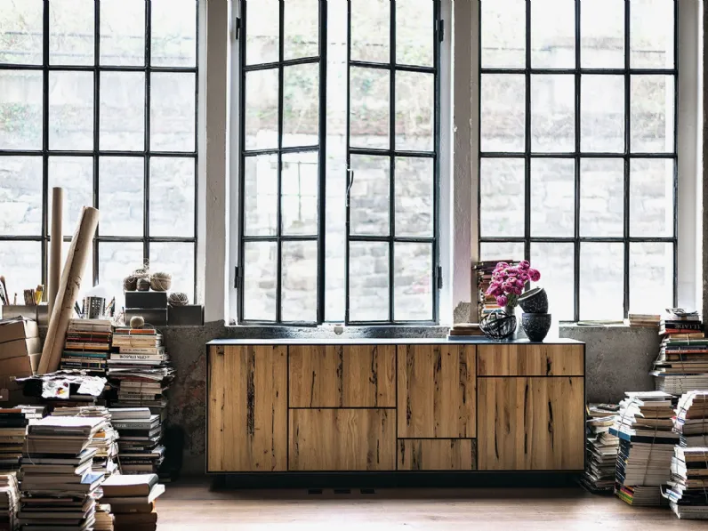 Madia Rialto Modulo in legno massello e listellare con cornice in ferro di Riva1920