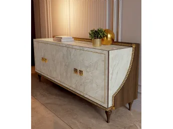 La Madia Romantica di Arredoclassic è un elegante mobile in legno massello con dettagli scolpiti e f