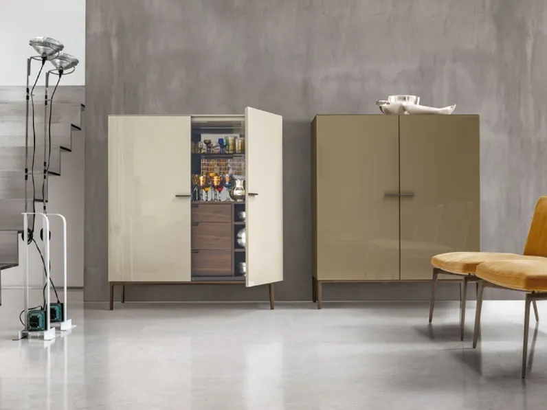 Madia Alta Side Up in laccato lucido di Alivar