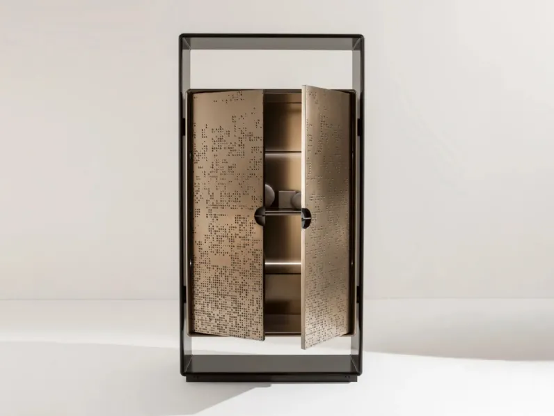 Madia Alta Talento con ante in finitura metallo liquido Unlimited di Laura Meroni