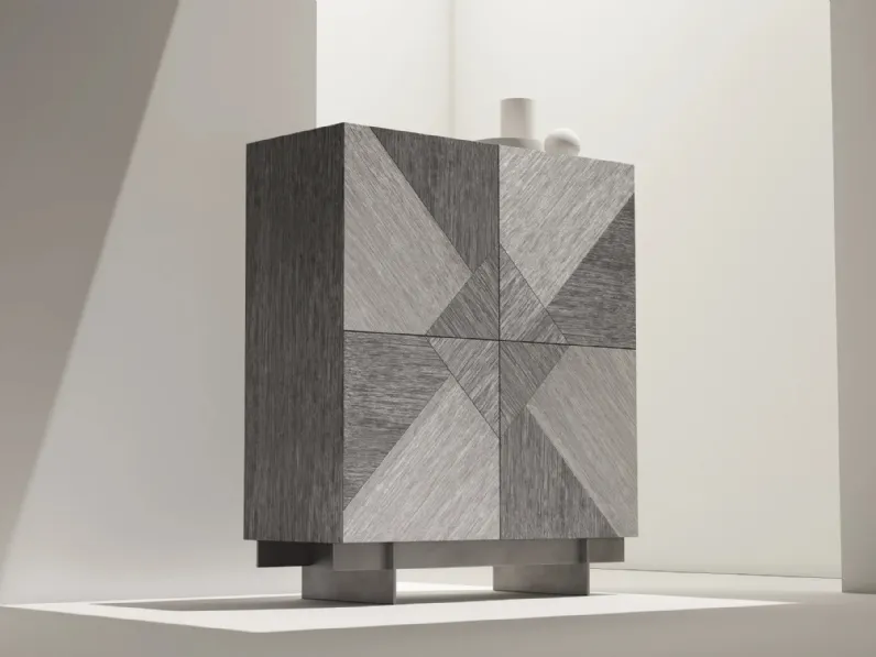 Madia verticale Tatami Alto in legno con decoro di Laura Meroni