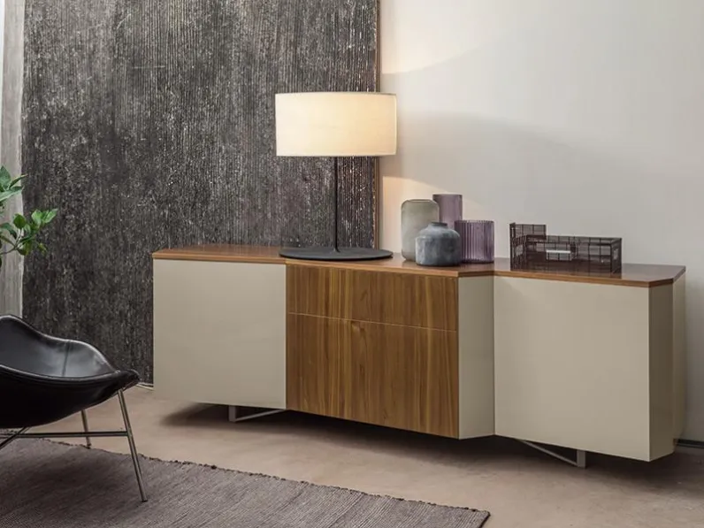 Madia Vanity in laccato e Noce Canaletto di Compar Italia