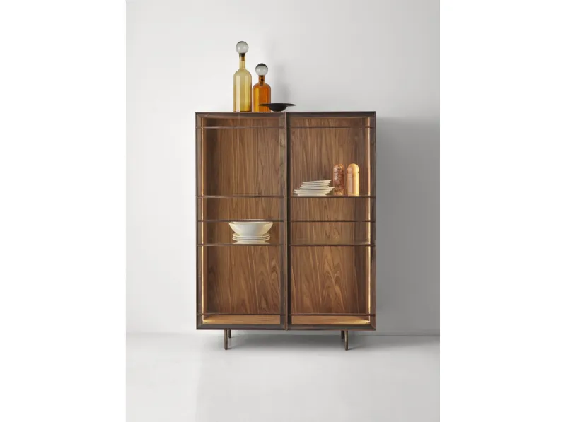 Madia alta in noce con ante in vetro trasparente York Vetrina di Modesign