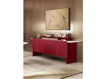 La Madia Zabriskie di Poltrona Frau è una credenza bassa che unisce design iconico e funzionalità.