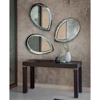 Elegante consolle PQR di Riflessi per un ingresso di design