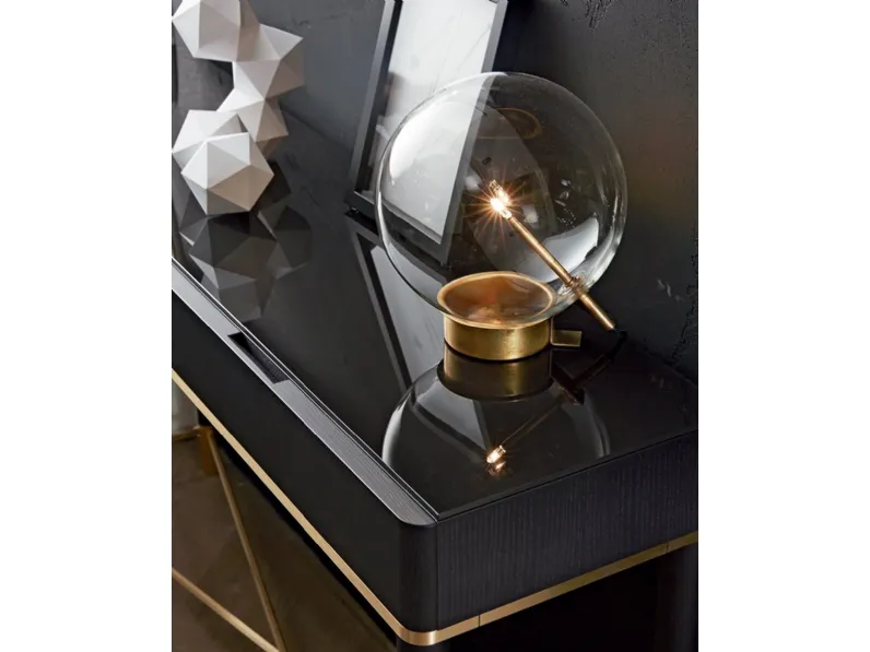 Mobile ingresso Tama Console in frassino tinto nero con parti metalliche laccate ottone satinato e top in cristallo di Gallotti&Radice