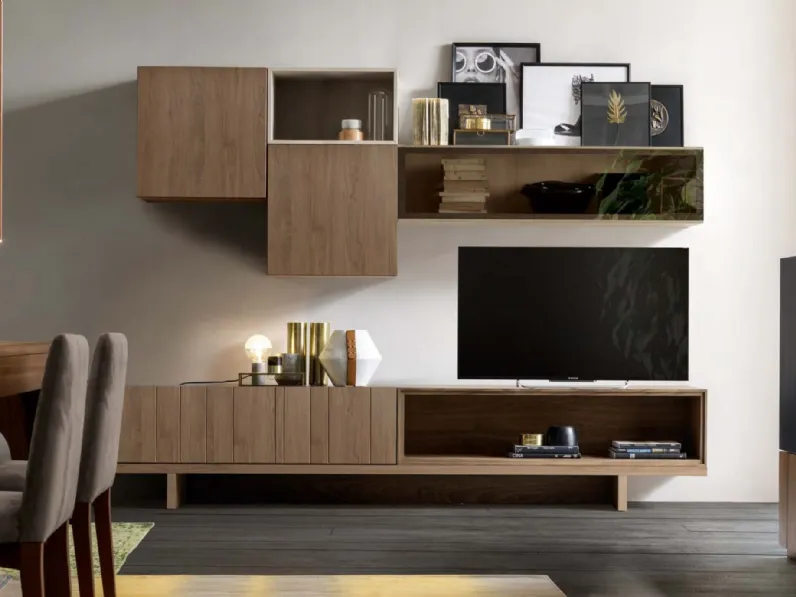 Parete Attrezzata in noce canaletto finitura olmo e gesso Composizione 160 di Modesign