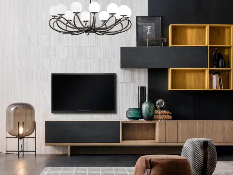 Parete Attrezzata in noce canaletto finitura antracite e giallo Composizione 84 di Modesign