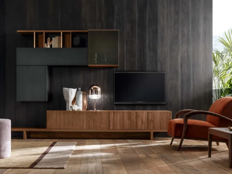 Parete Attrezzata in noce canaletto finitura havana e antracite Composizione 86 di Modesign