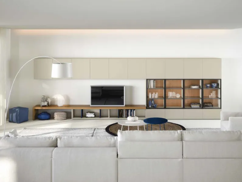 Parete Attrezzata Wall 30 06 in laccato opaco di Novamobili