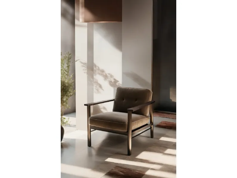 Poltroncina in tessuto con struttura in legno di Faggio e metallo Lauro di Franco Ferri