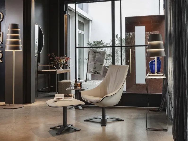 Poltroncina relax con pouf Lullaby di Enrico Pellizzoni