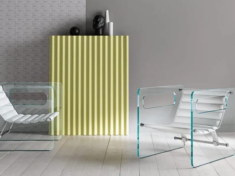 Poltroncina con seduta regolabile in pelle e struttura in vetro Naked di Tonelli