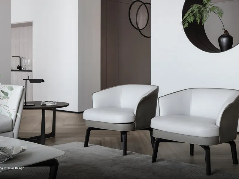 Poltroncina in pelle Nivola di Poltrona Frau