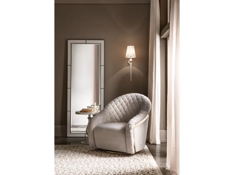 Poltroncina in tessuto con base in metallo girevole Portofino di Cantori