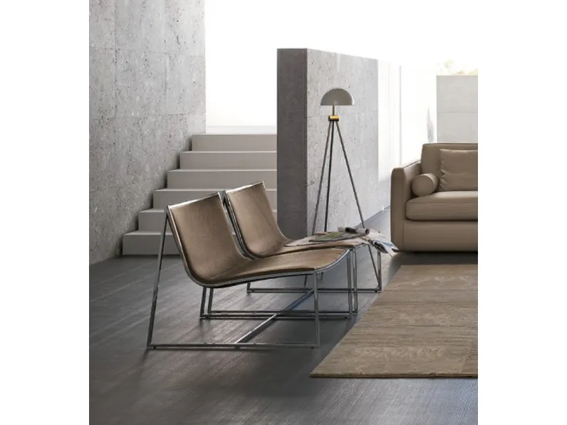 Poltroncina Samoa in pelle con struttura in acciaio di Alivar