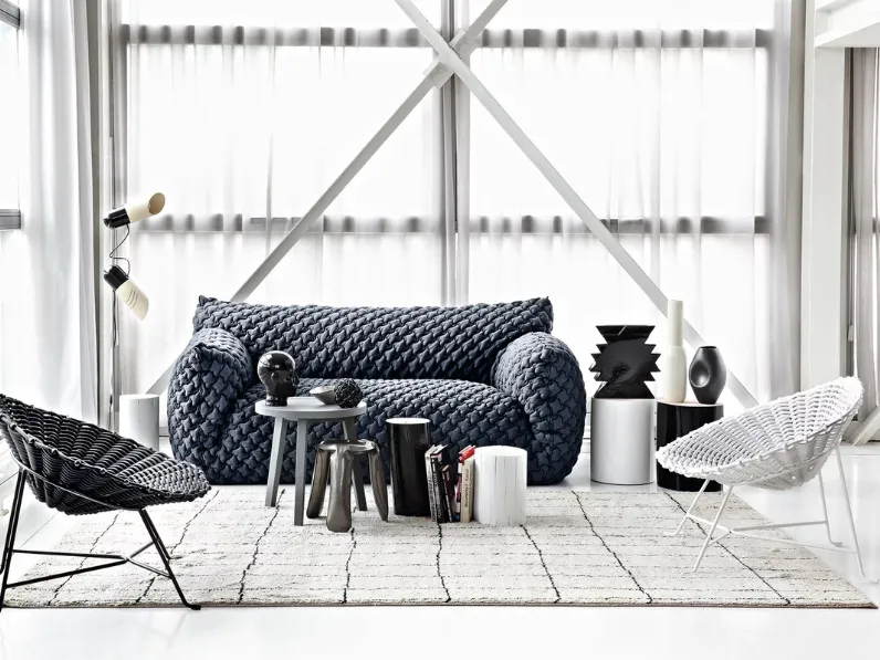 Poltroncina Sweet in metallo con intreccio in PVC di Gervasoni