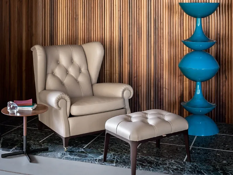 Poltrona 2019 in pelle con schienale lavorazione capitonné di Poltrona Frau