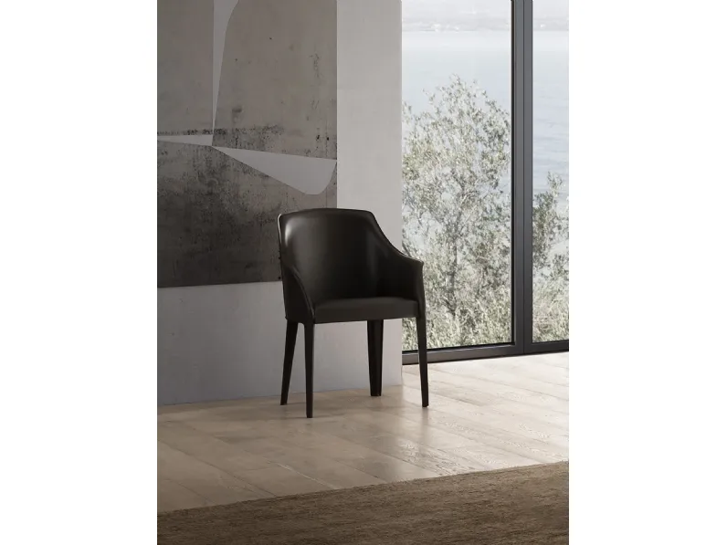 Poltroncina Antares completamente rivestita in cuoio di DHome