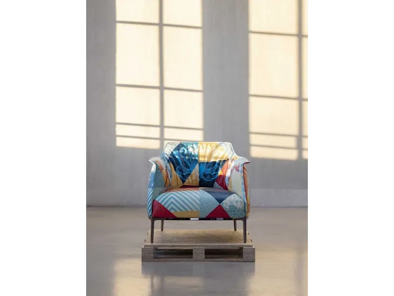 Poltroncina Archibald Delicate Balance Limited Edition di Poltrona Frau