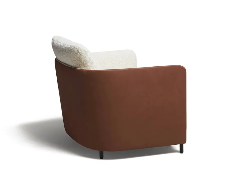 Poltroncina in tessuto con rivestimento esterno in pelle Blendy Movie di De Padova
