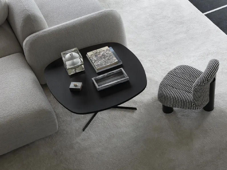 Poltroncina bassa in tessuto con gambe in metallo Botolo Low version di Arflex