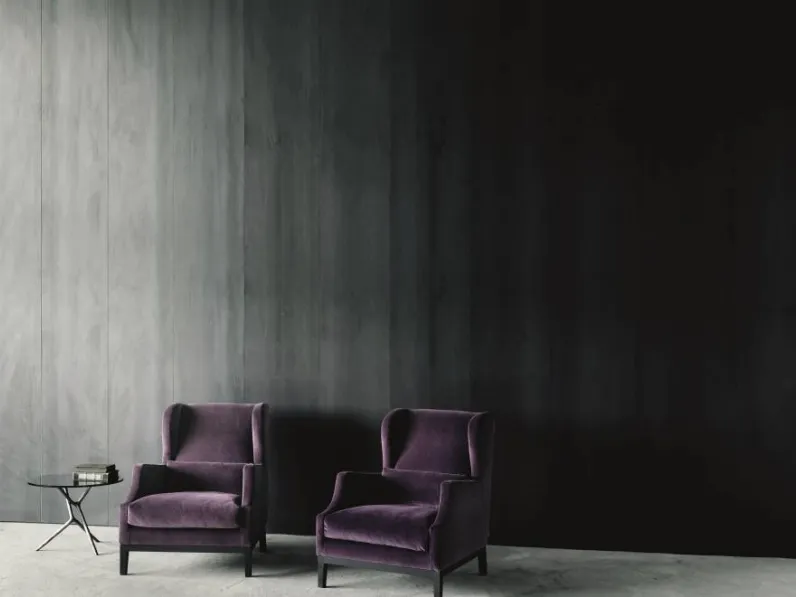 Poltrona Chauffeuse in velluto viola con piedini in legno di rovere tinto carbone di Living Divani