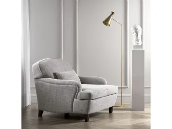 La poltrona Clayton di Tosconova è un capolavoro di design contemporaneo.