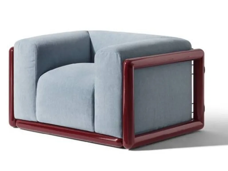 Poltrona Cornaro in tessuto imbottito di Cassina