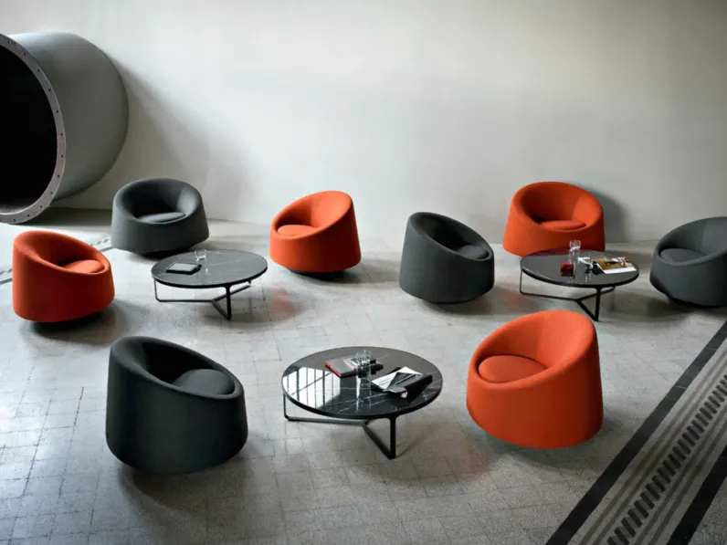 Poltroncina Crystal in tessuto imbottito di Tacchini