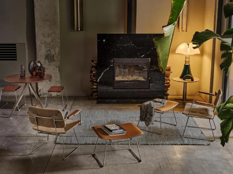 Poltroncina in metallo con schienale e seduta in cordoncino intrecciato Echoes di Flexform