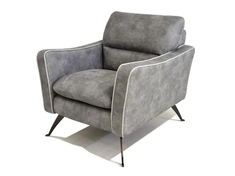 Poltrona in pelle con piedini in metallo Elisa di Polyformitalia 