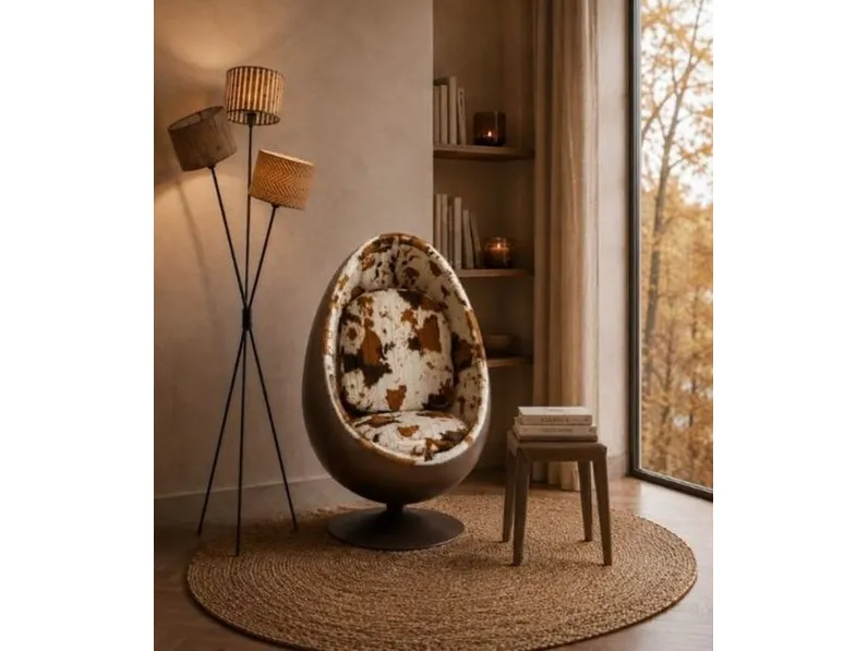 Poltrona Eye Ball in legno e poliestere di Kare Design