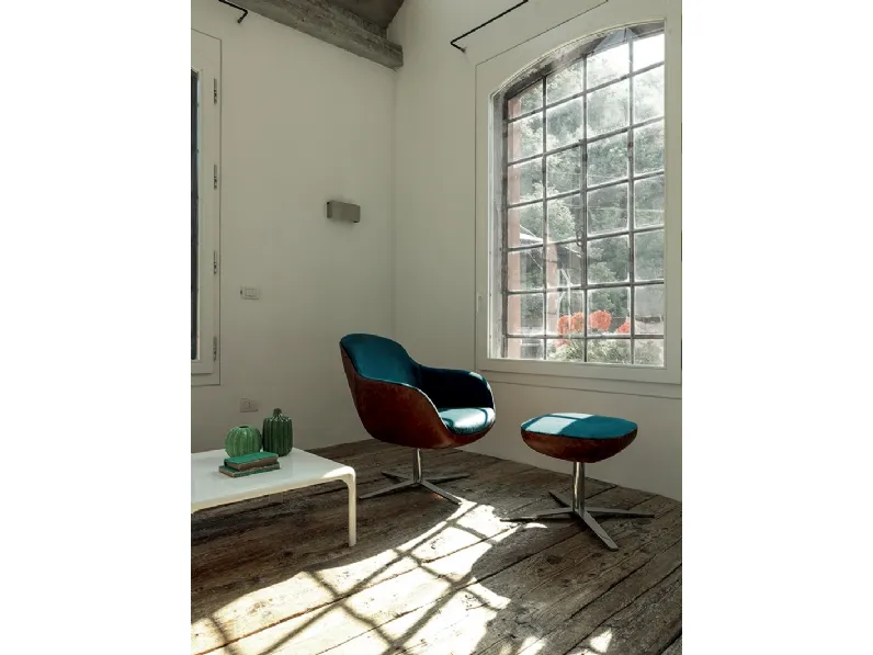 Poltrona Lounge in tessuto e pelle con base in metallo Fonetica di DHome