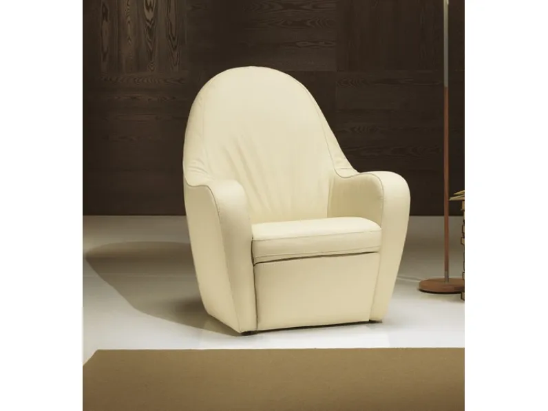 Poltrona rivestita in pelle Grazia di Polyformitalia 