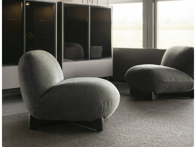 Poltrona in tessuto imbottito Hasu di Lema