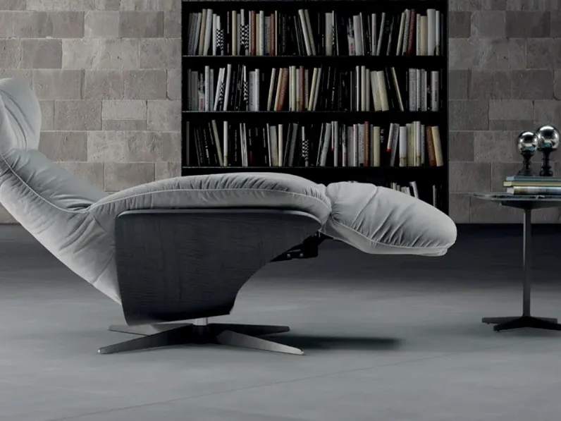 Poltrona relax in tessuto Ilia di Natuzzi