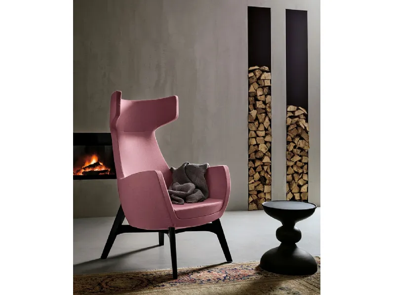 Poltrona in tessuto con schienale alto e avvolgente Iris di Valentini