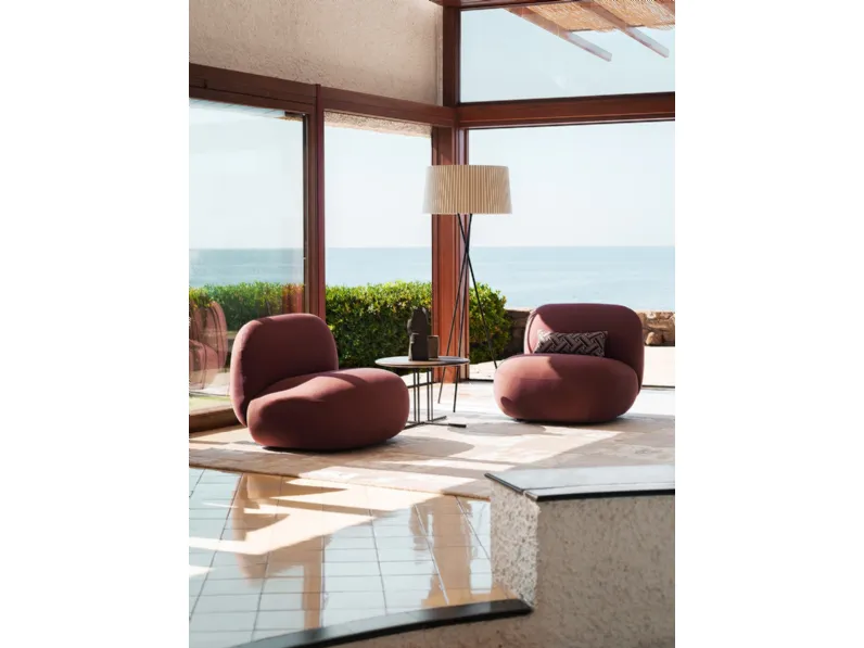 Poltrona Jade in tessuto imbottito di Potocco