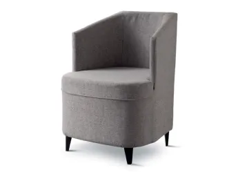 La poltroncina Kate di Stilfar Italia unisce design italiano e comfort essenziale.