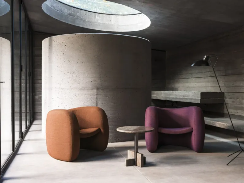 Poltrona Lagoa in tessuto imbottito di Tacchini